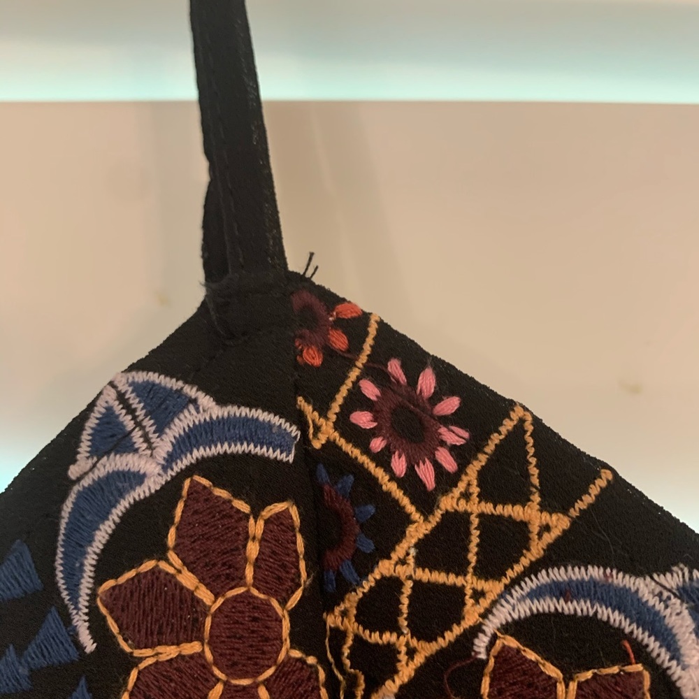 Embroidered Tank Top - Picture 4 of 6